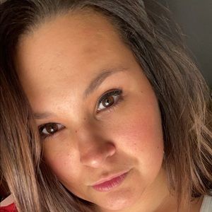 Meet your Posher, Desiree